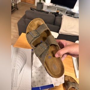BIRKENSTOCK Arizona Oiled Leather - Faded Khaki. Brand new. USMens11.